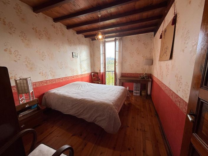 Image No.13-3 Bed Property for sale