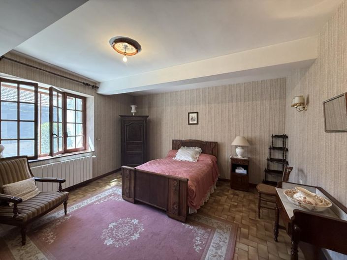 Image No.11-4 Bed Property for sale