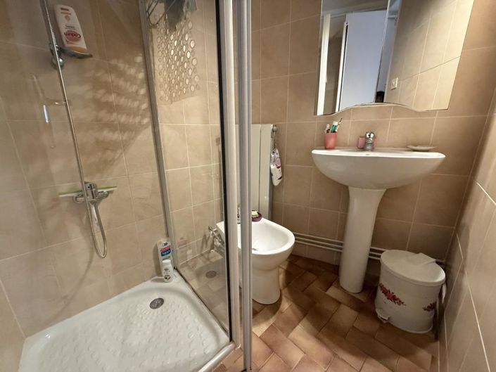 Image No.12-4 Bed Property for sale