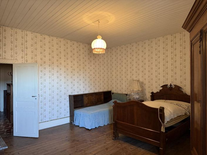 Image No.16-4 Bed Property for sale