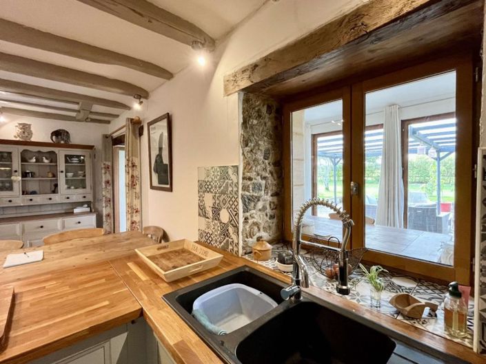 Image No.12-3 Bed Property for sale