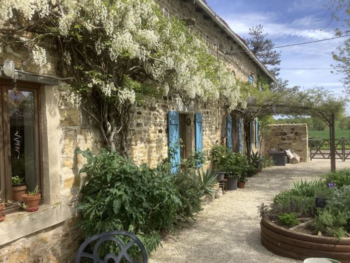 Image No.3-3 Bed Property for sale