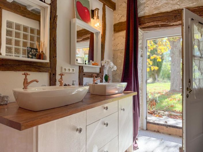 Image No.17-6 Bed House for sale