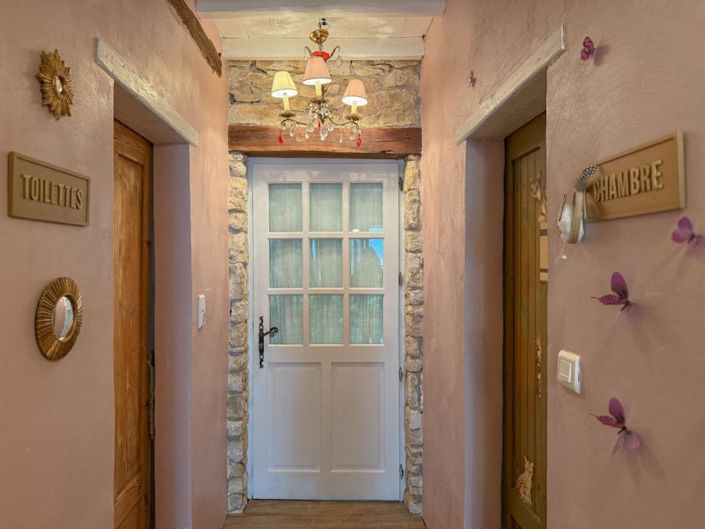 Image No.18-6 Bed House for sale