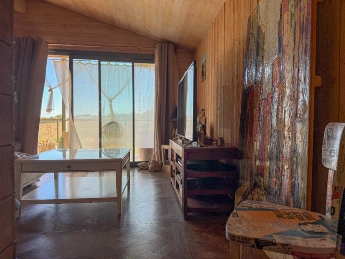 Image No.19-6 Bed House for sale