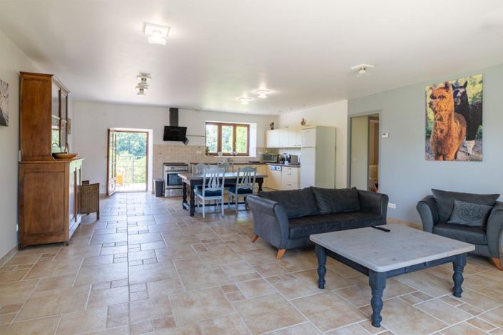 Image No.14-9 Bed Property for sale