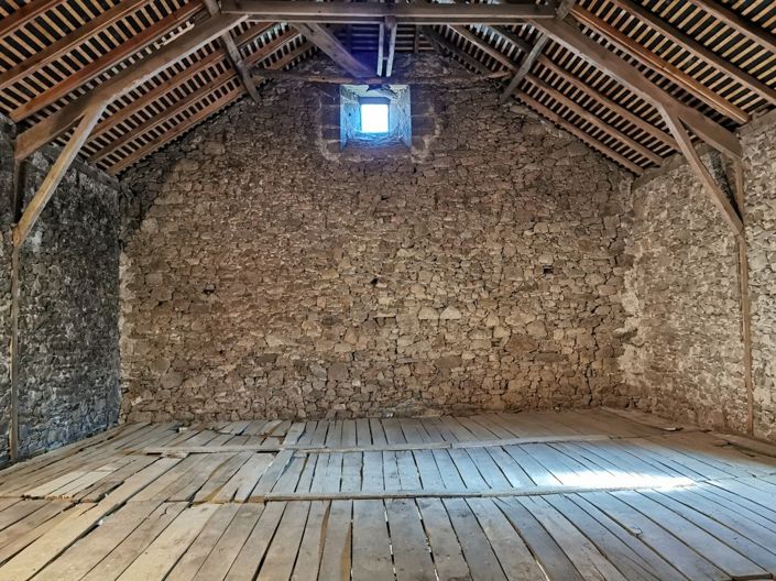 Image No.18-9 Bed Property for sale