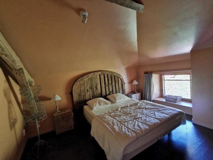 Image No.15-12 Bed Property for sale