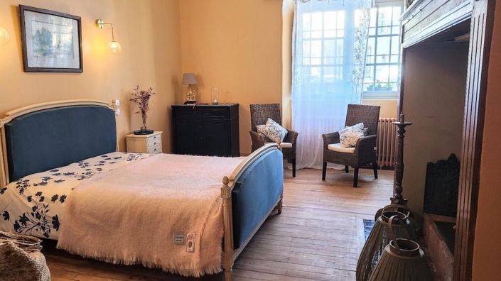 Image No.15-7 Bed Property for sale