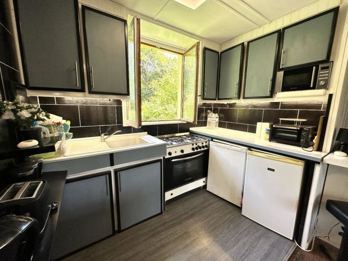 Image No.13-2 Bed Property for sale