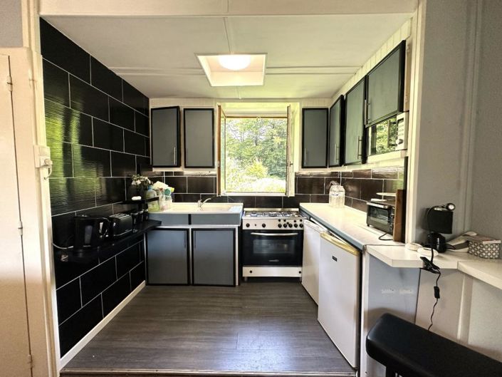 Image No.4-2 Bed Property for sale