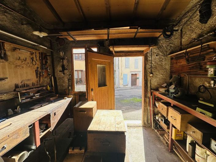 Image No.10-2 Bed House for sale