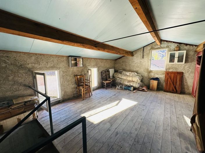 Image No.8-2 Bed House for sale