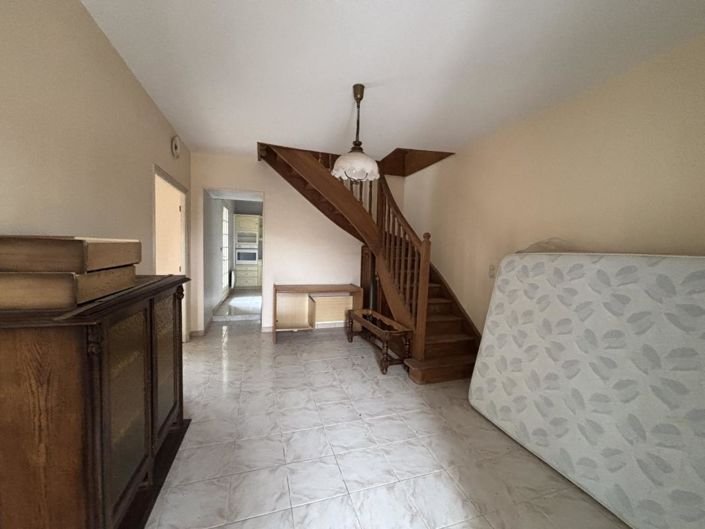 Image No.9-5 Bed House for sale