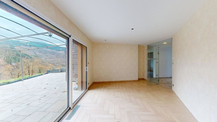 Image No.20-2 Bed Property for sale