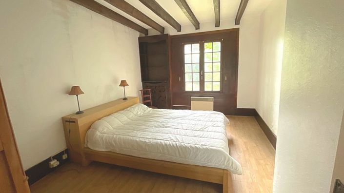 Image No.10-5 Bed Property for sale