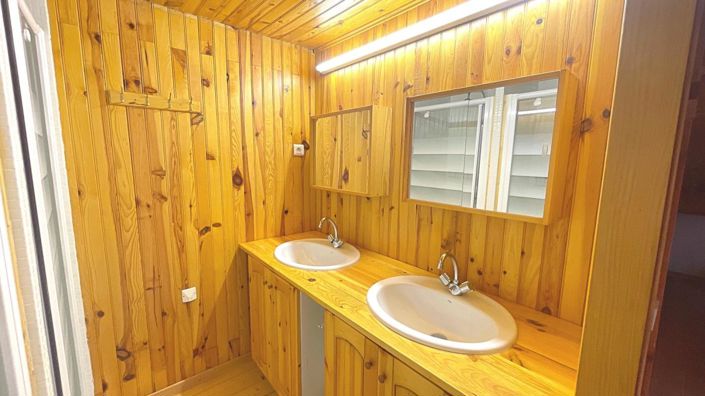 Image No.13-5 Bed Property for sale