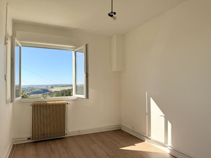 Image No.11-4 Bed House for sale