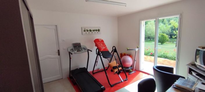 Image No.10-4 Bed Property for sale