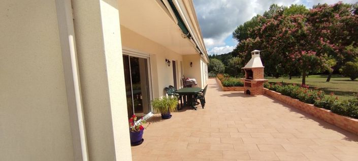 Image No.15-4 Bed Property for sale