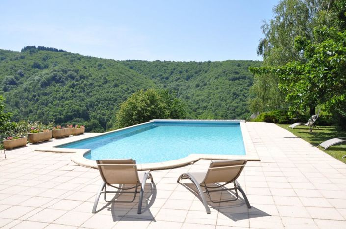 Image No.10-6 Bed Property for sale