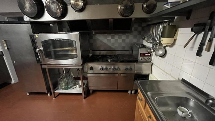 Image No.12-13 Bed House for sale