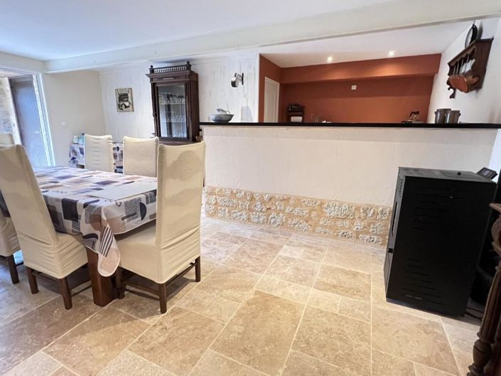 Image No.15-8 Bed Property for sale