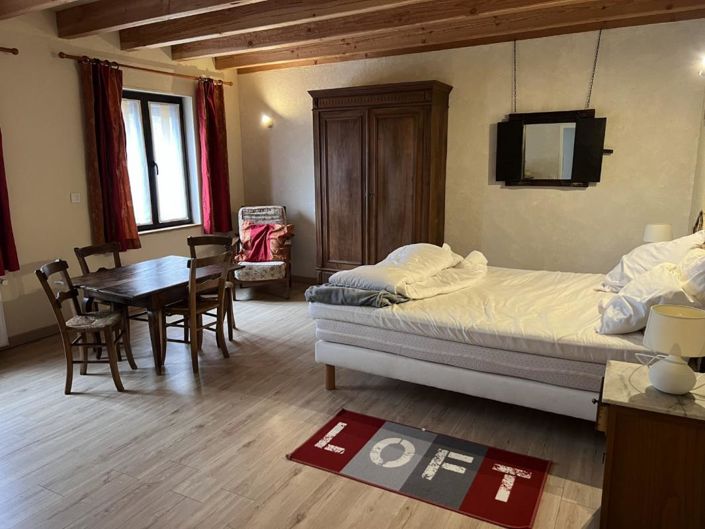 Image No.18-8 Bed Property for sale