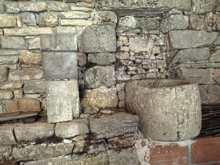 Image No.17-5 Bed Property for sale