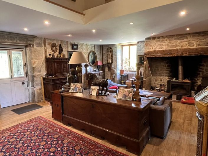 Image No.6-5 Bed Property for sale