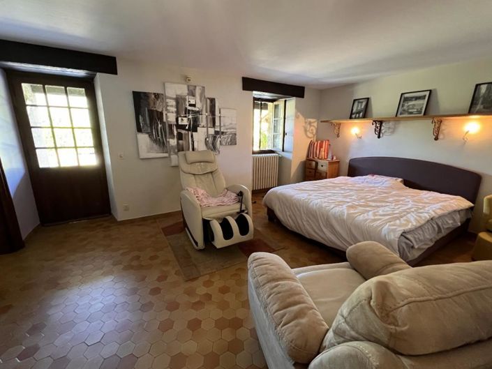 Image No.9-3 Bed House for sale