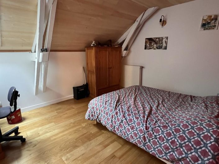 Image No.17-5 Bed Property for sale