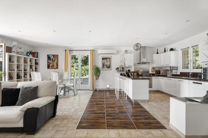 Image No.11-3 Bed Villa for sale