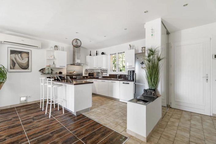 Image No.12-3 Bed Villa for sale