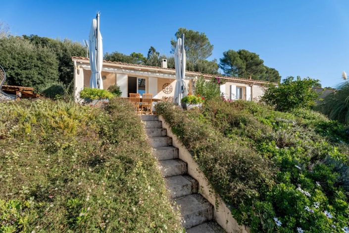 Image No.3-3 Bed Villa for sale