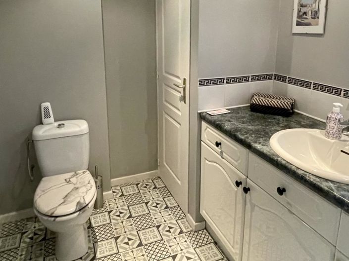 Image No.12-2 Bed House for sale