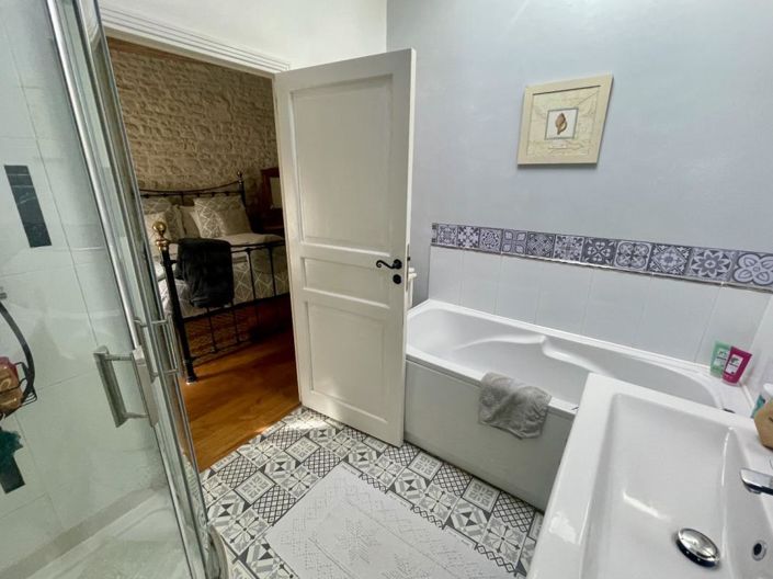 Image No.5-2 Bed House for sale