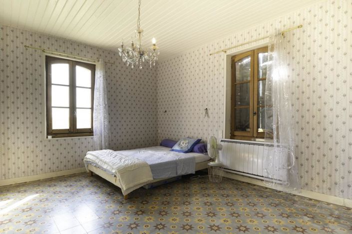 Image No.8-6 Bed Property for sale