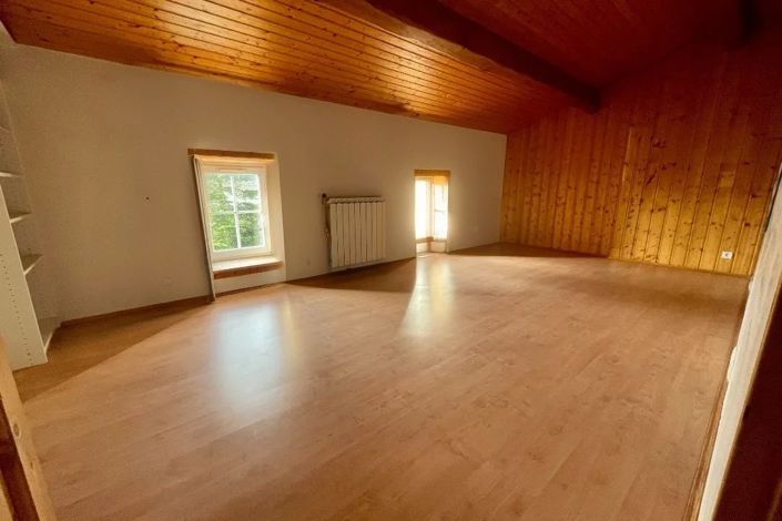 Image No.5-6 Bed Property for sale