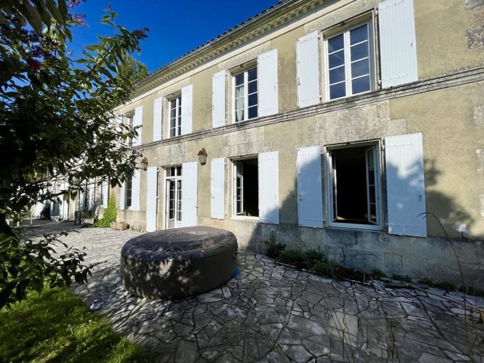 Image No.17-5 Bed Property for sale