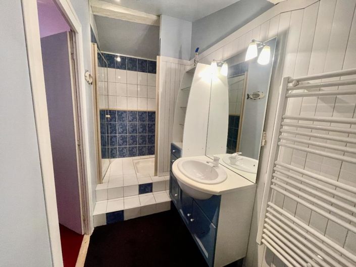 Image No.8-5 Bed Property for sale