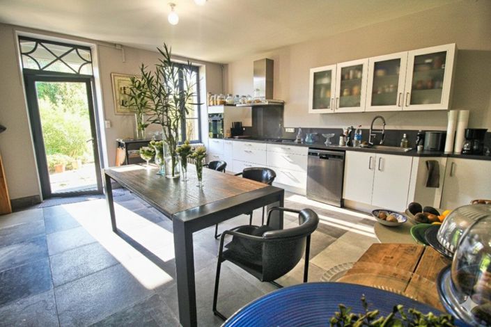 Image No.3-5 Bed Property for sale