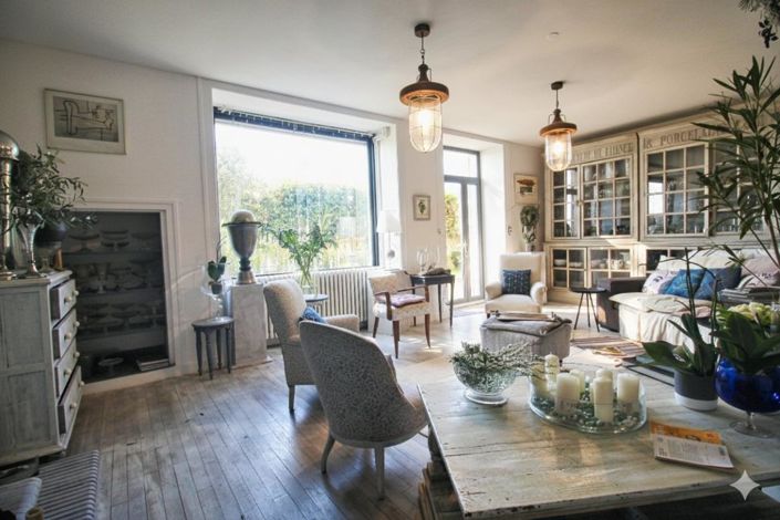 Image No.6-5 Bed Property for sale