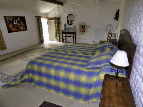 Image No.13-15 Bed Gite for sale