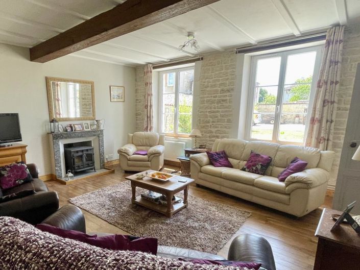 Image No.3-3 Bed Property for sale