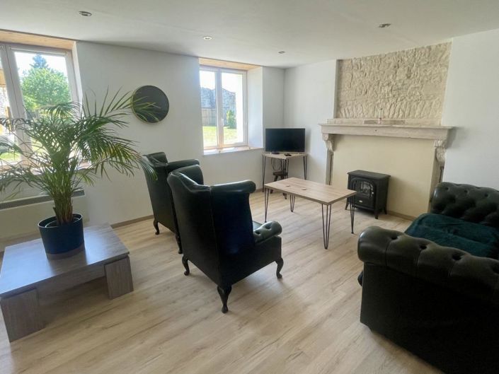 Image No.12-7 Bed Property for sale