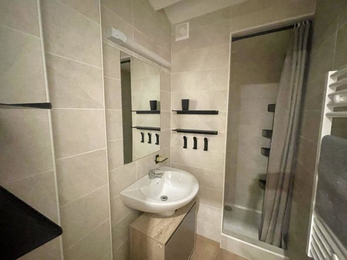 Image No.8-7 Bed Property for sale