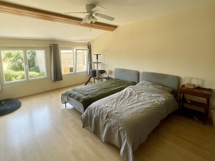 Image No.9-7 Bed Property for sale