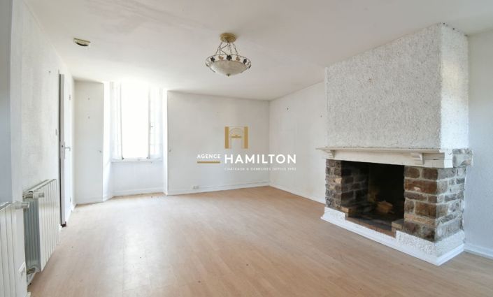 Image No.10-1 Bed Property for sale