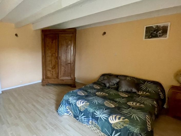 Image No.11-5 Bed House for sale